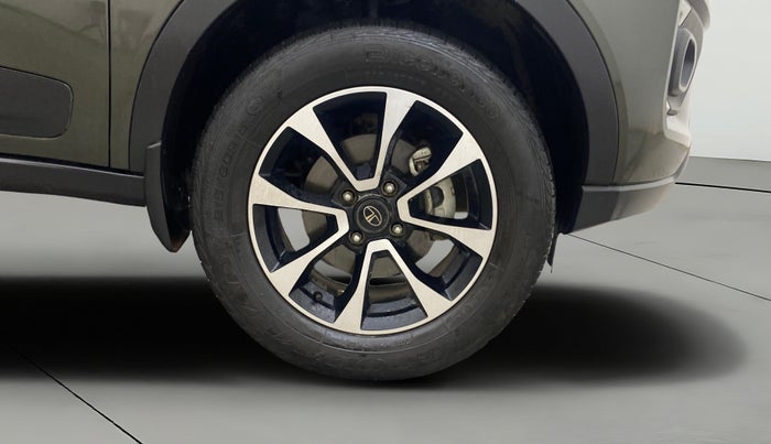 2021 Tata NEXON XZA PLUS PETROL, Petrol, Automatic, 40,563 km, Right Front Wheel
