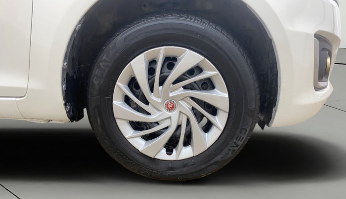 2015 Maruti Swift VXI, Petrol, Manual, 1,48,954 km, Right Front Wheel