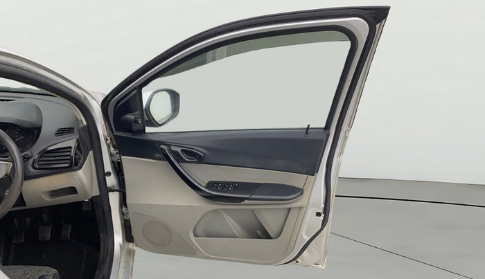 2016 Tata Tiago XT PETROL, Petrol, Manual, 63,782 km, RHS Front Door