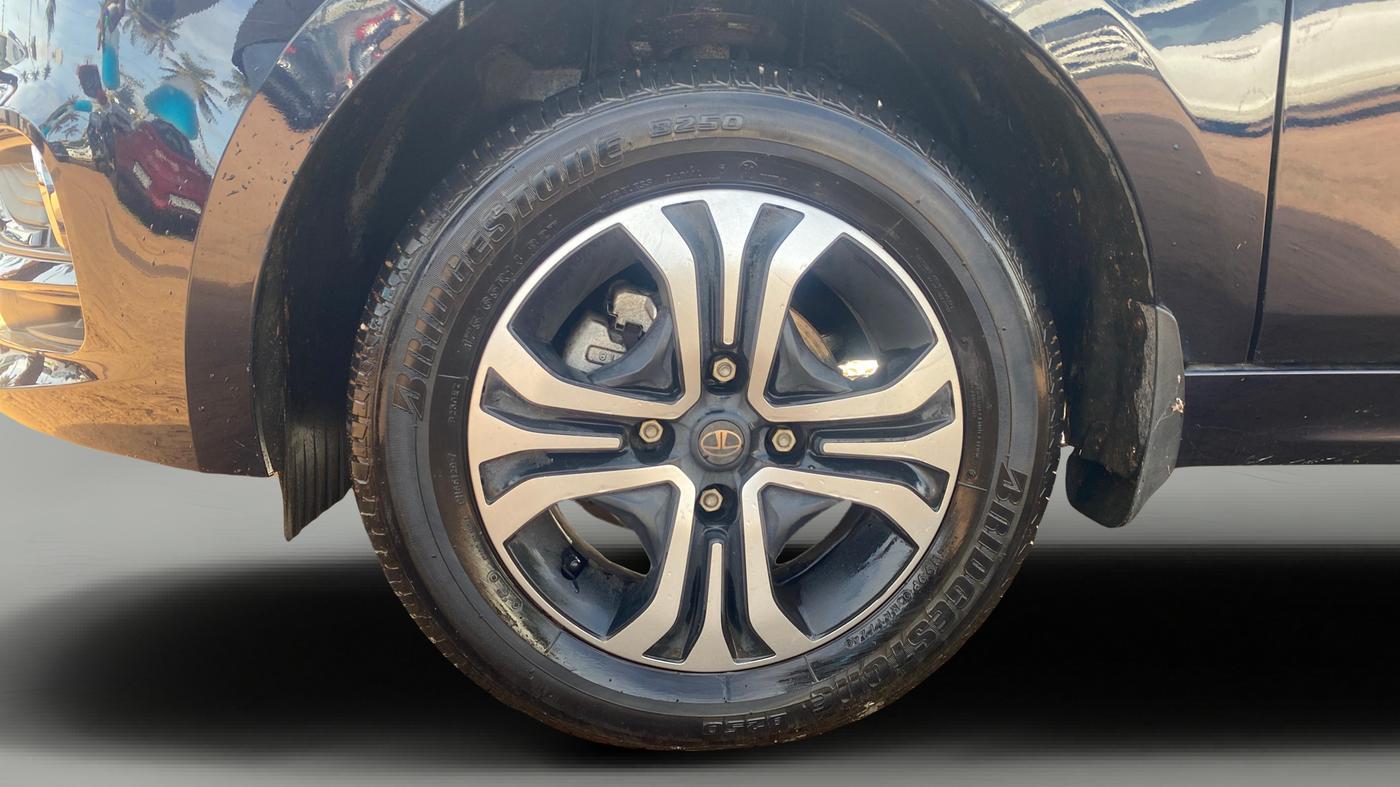2024 Tata TIGOR XZ PETROL, Petrol, Manual, 7,311 km, Left Front Wheel