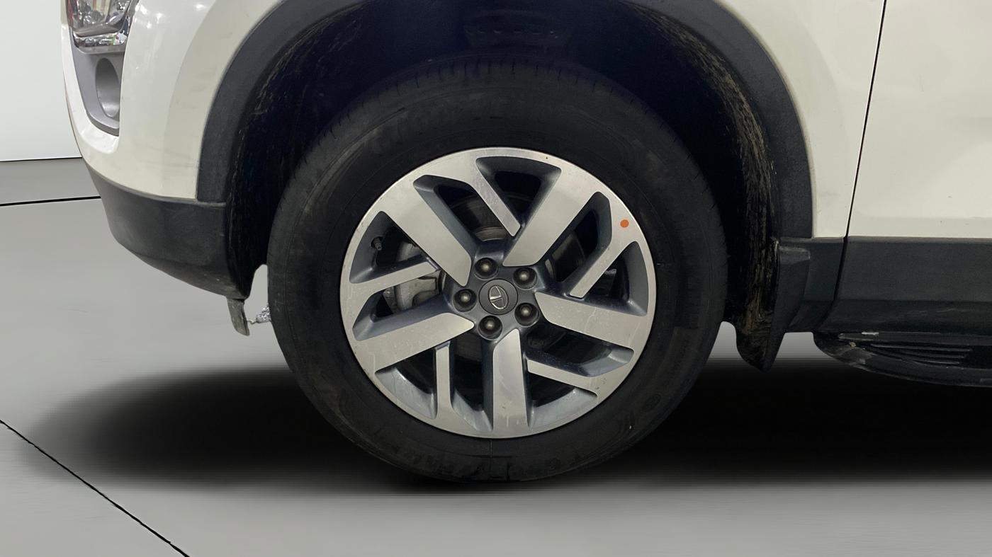 2021 Tata Safari XZA PLUS 6S, Diesel, Automatic, 67,989 km, Left Front Wheel