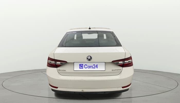 2018 Skoda Superb STYLE 1.8 TSI AT, Petrol, Automatic, 79,172 km, Back/Rear