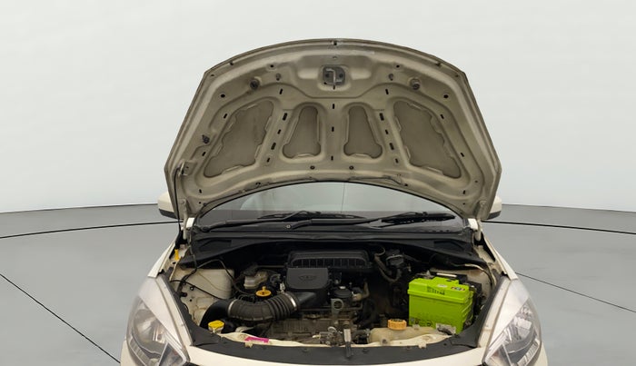 2018 Tata Tiago XT PETROL, Petrol, Manual, 1,41,067 km, Open Bonet