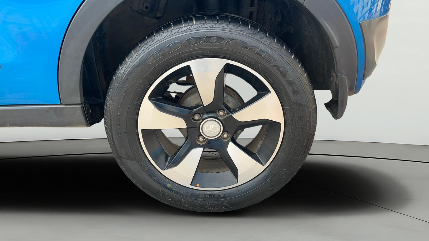 2019 Tata NEXON XZ PLUS PETROL DUAL TONE, Petrol, Manual, 57,328 km, Left Rear Wheel