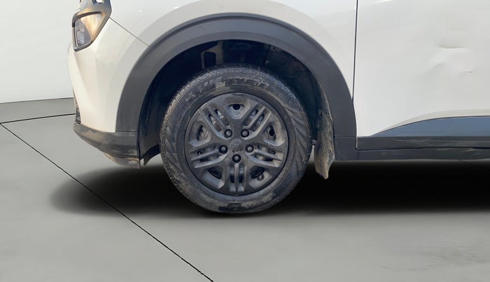 2024 KIA CARENS PREMIUM 1.5 PETROL 7 STR, Petrol, Manual, 20,724 km, Left Front Wheel