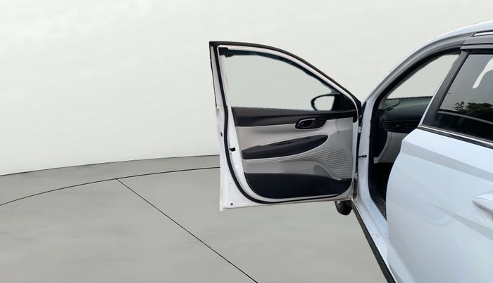 2025 Hyundai NEW I20 SPORTZ 1.2 IVT, Petrol, Automatic, 8,856 km, LHS Front Door