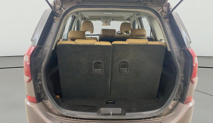 2018 Mahindra XUV500 W11 AT, Diesel, Automatic, 84,090 km, Boot Open Zoomed View