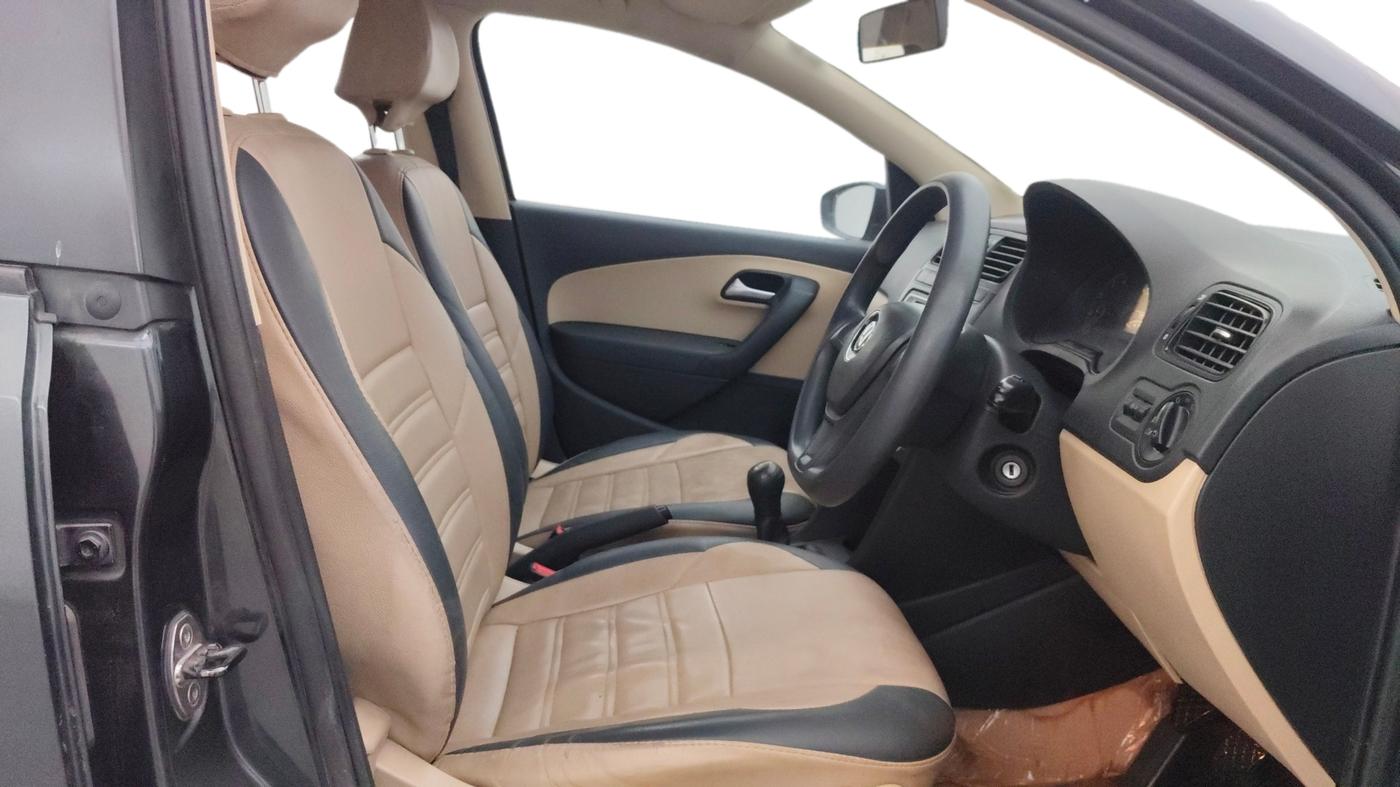 2016 Volkswagen Ameo COMFORTLINE 1.2L, Petrol, Manual, 77,955 km, Right Side Front Door Cabin