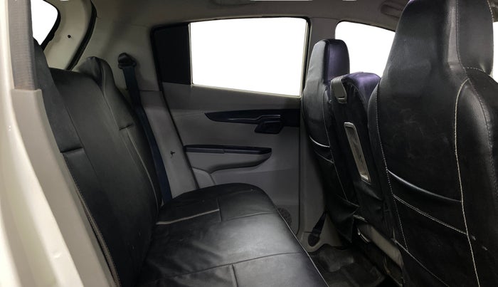 2017 Mahindra Kuv100 K8 6 STR, CNG, Manual, 31,677 km, Right Side Rear Door Cabin