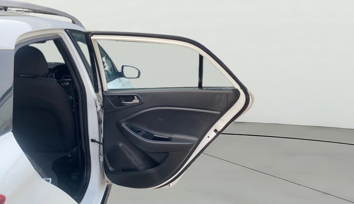 2015 Hyundai i20 Active 1.2 S, Petrol, Manual, 1,01,144 km, RHS Rear Door