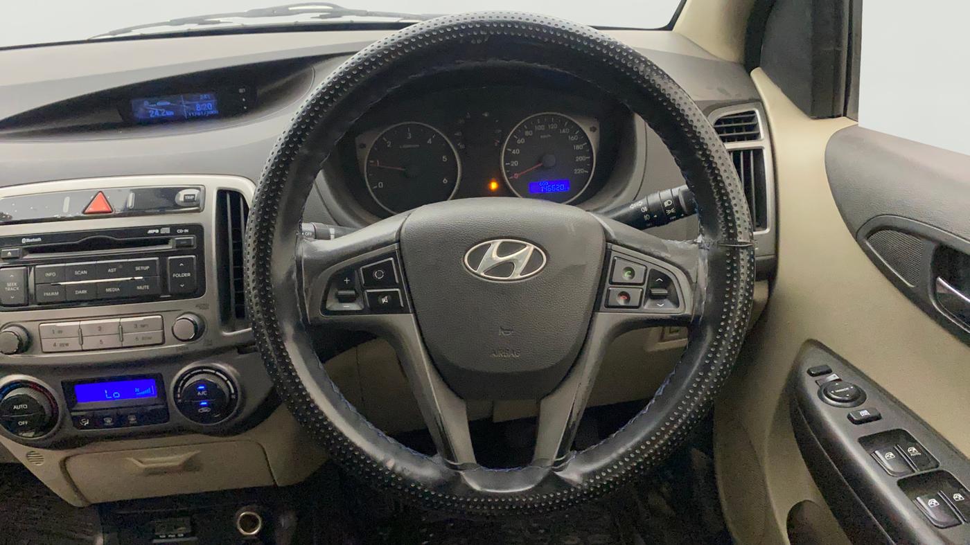 2013 Hyundai i20 SPORTZ 1.4 CRDI, Diesel, Manual, 1,46,594 km, Steering Wheel Close Up