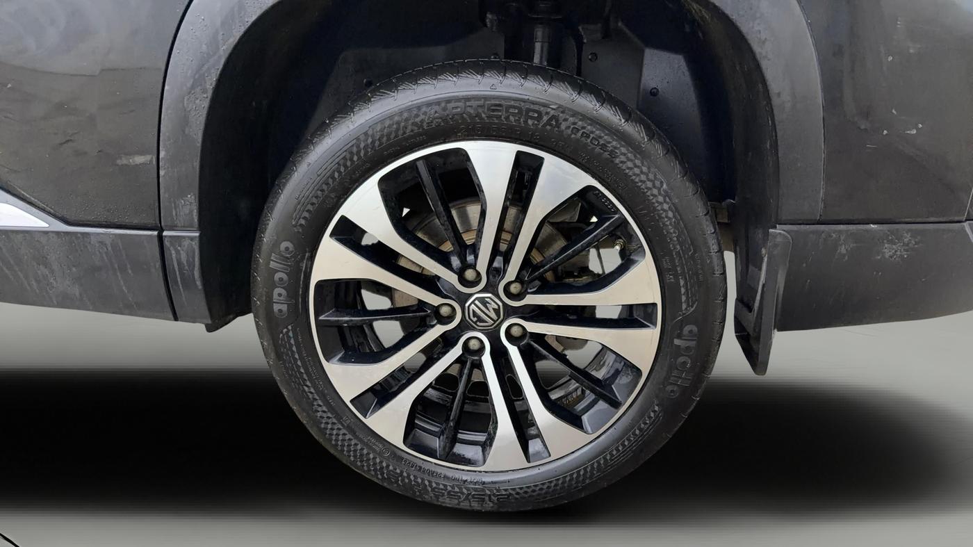 2023 MG HECTOR PLUS SHARP PRO 2.0 TURBO DIESEL 6 STR, Diesel, Manual, 1,15,403 km, Left Rear Wheel
