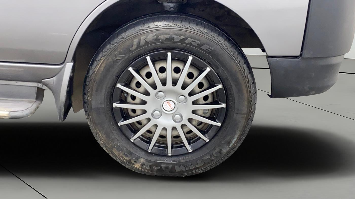 2022 Maruti Eeco 5 STR AC, Petrol, Manual, 28,263 km, Right Front Wheel