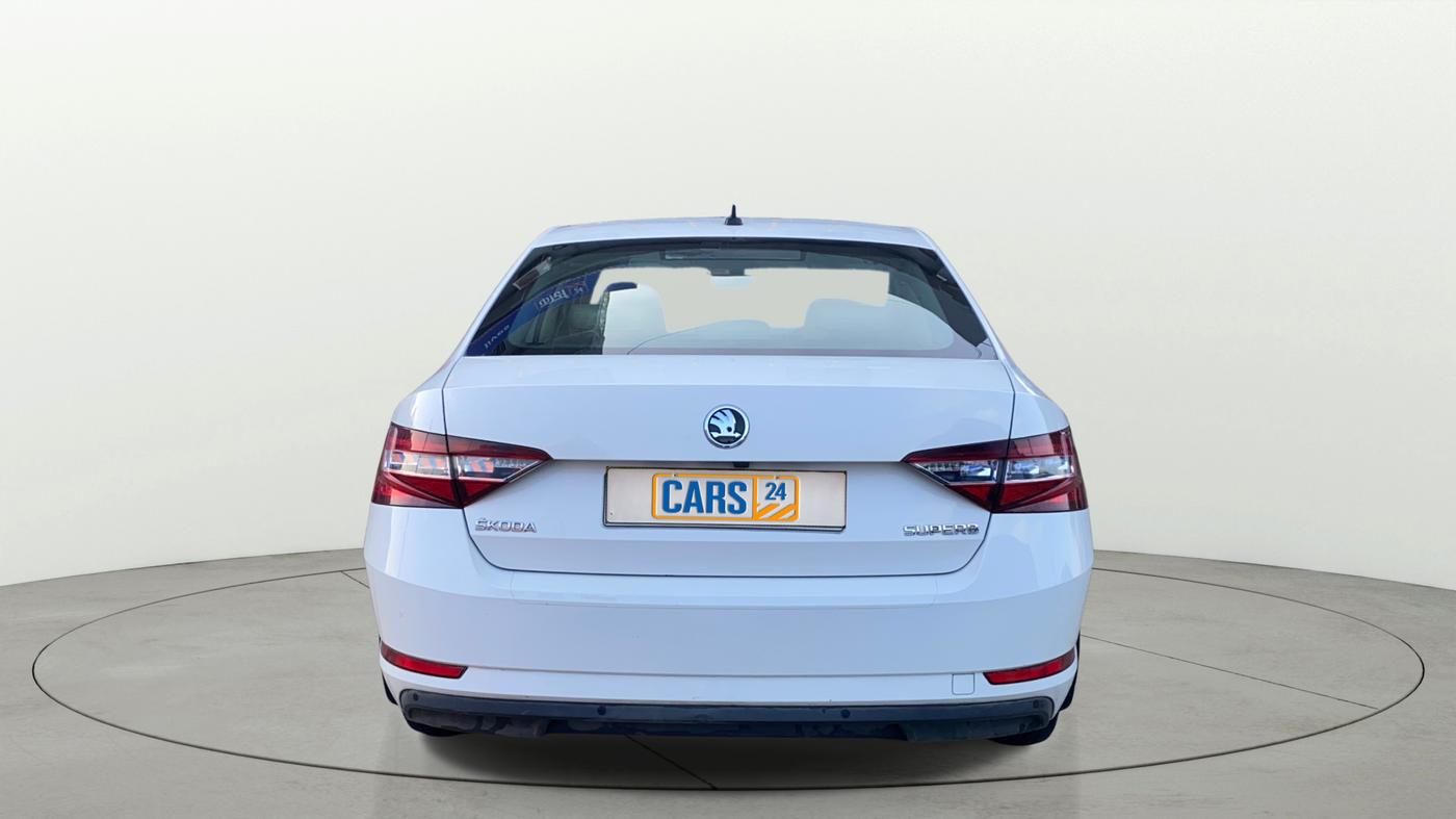 2018 Skoda Superb L&K 1.8 TSI AT, Petrol, Automatic, 82,371 km, Back/Rear