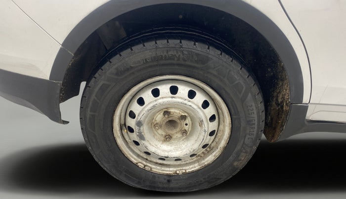 2019 Mahindra MARAZZO M2 8 STR, Diesel, Manual, 1,12,260 km, Right Rear Wheel