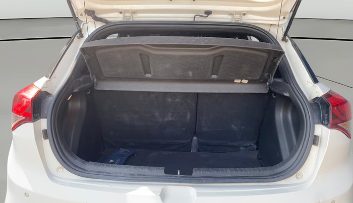 2016 Hyundai i20 Active 1.2 SX, Petrol, Manual, 69,106 km, Boot Open Zoomed View