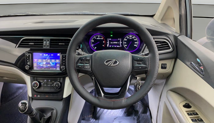 2018 Mahindra MARAZZO M6 8 STR, Diesel, Manual, 72,639 km, Steering Wheel Close Up