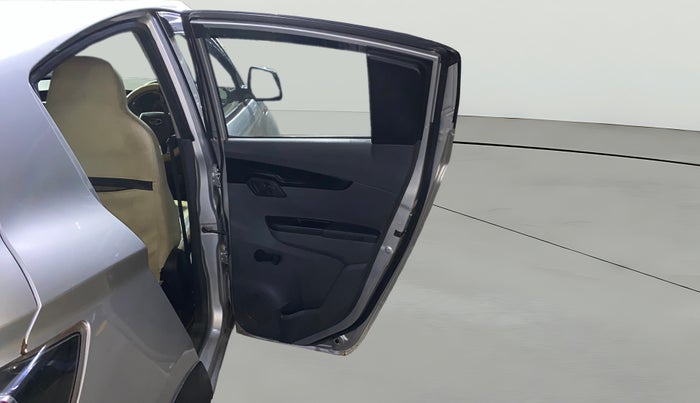 2017 Mahindra KUV 100 NXT K2 P 6 STR, Petrol, Manual, 38,530 km, RHS Rear Door