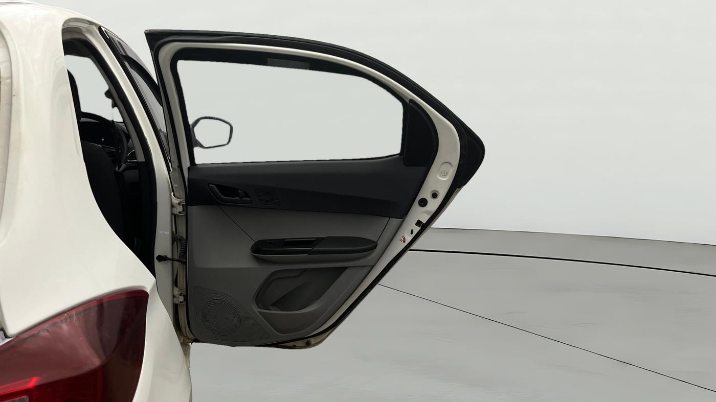 2022 Tata Tiago XT PETROL, Petrol, Manual, 31,544 km, RHS Rear Door
