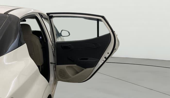 2025 Hyundai AURA E 1.2 CNG, CNG, Manual, 25,289 km, RHS Rear Door