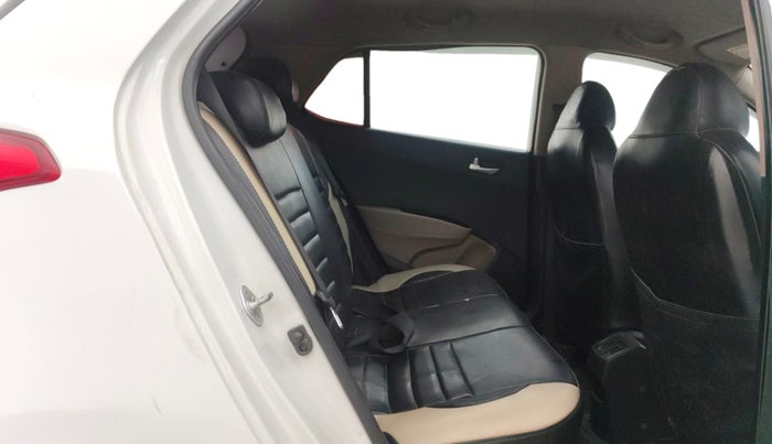 2019 Hyundai Grand i10 ASTA 1.2 KAPPA VTVT, CNG, Manual, 68,723 km, Right Side Rear Door Cabin