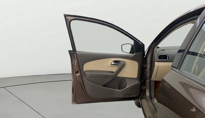 2015 Volkswagen Vento HIGHLINE 1.6 MPI, Petrol, Manual, 71,482 km, LHS Front Door