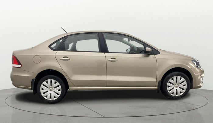 2016 Volkswagen Vento COMFORTLINE 1.6, Petrol, Manual, 57,055 km, Right Side View