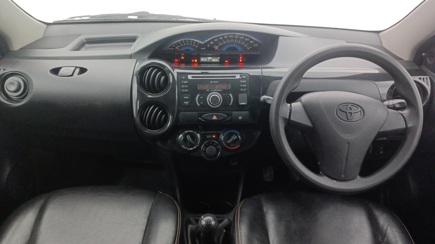 2014 Toyota Etios CROSS 1.2 G, Petrol, Manual, 96,562 km, Dashboard