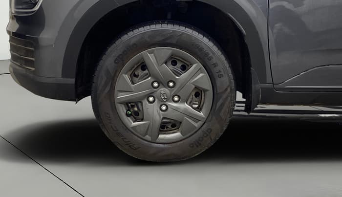 2025 Hyundai VENUE S(O) 1.2, Petrol, Manual, 13,584 km, Left Front Wheel