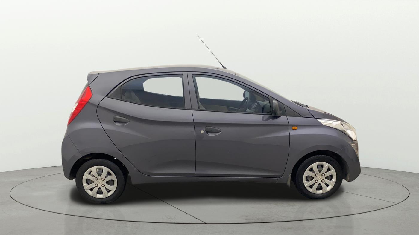 2017 Hyundai Eon MAGNA +, Petrol, Manual, 81,533 km, Right Side View