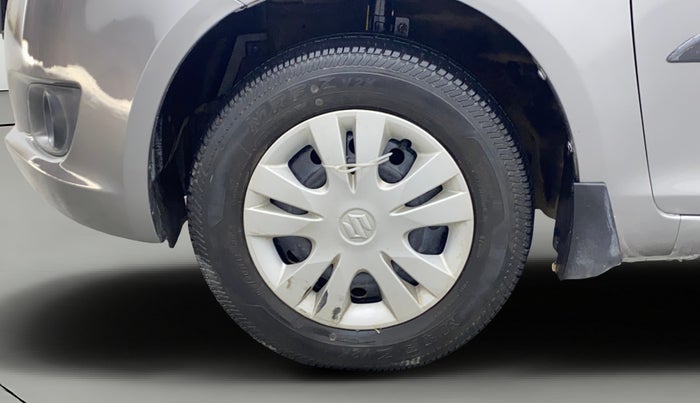 2014 Maruti Swift VXI, Petrol, Manual, 22,796 km, Left Front Wheel