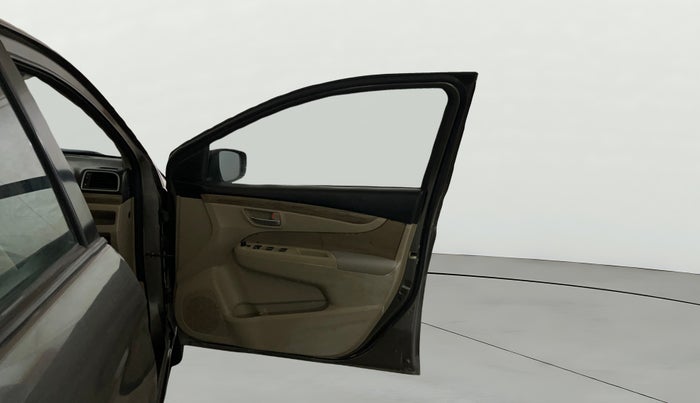 2019 Maruti Ciaz DELTA AT 1.5 SHVS PETROL, Petrol, Automatic, 43,848 km, RHS Front Door