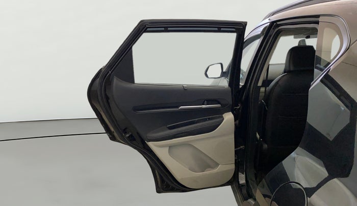 2022 KIA SONET HTX 1.0 IMT, Petrol, Manual, 29,354 km, LHS Rear Door