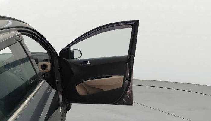 2016 Hyundai Grand i10 SPORTZ 1.2 KAPPA VTVT, CNG, Manual, 1,07,079 km, RHS Front Door