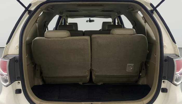 2013 Toyota Fortuner 3.0 4X2 AT, Diesel, Automatic, 1,25,493 km, Boot Open Zoomed View