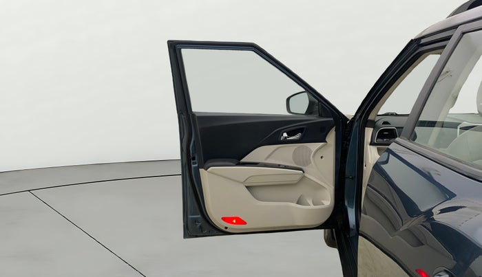 2021 Mahindra XUV300 W8 (O) 1.2 PETROL AMT, Petrol, Automatic, 78,608 km, LHS Front Door