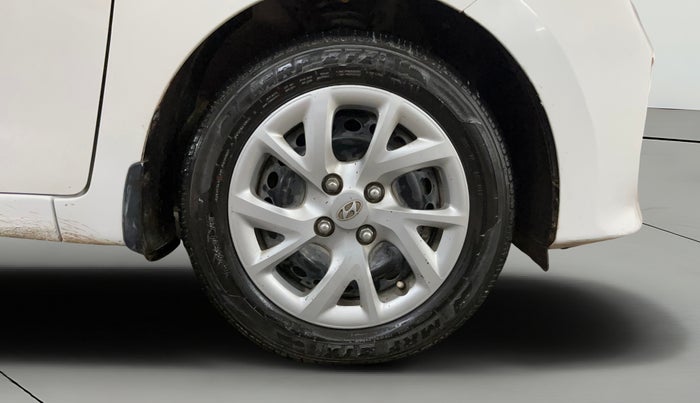 2017 Hyundai Grand i10 SPORTZ (O) 1.2 KAPPA VTVT, Petrol, Manual, 43,532 km, Right Front Wheel