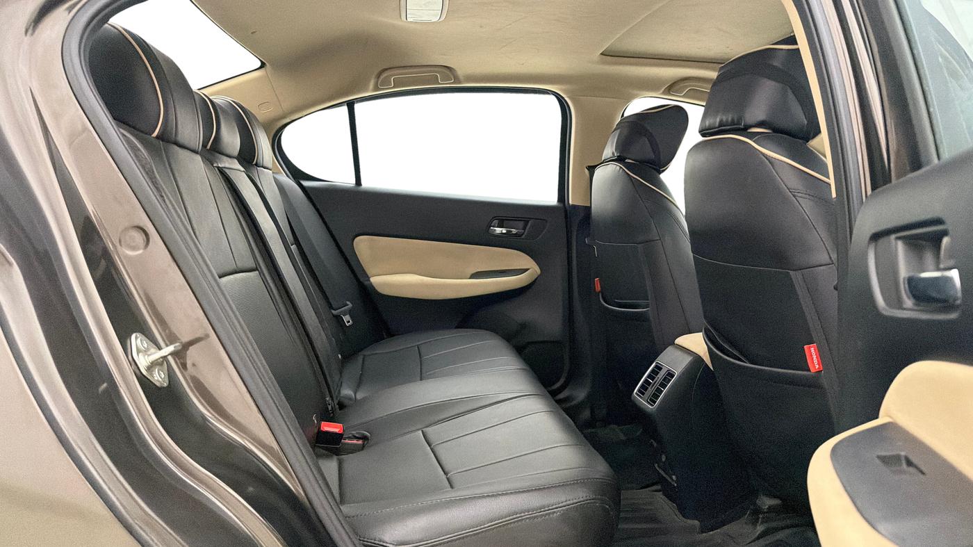 2021 Honda City 1.5L I-VTEC VX, Petrol, Manual, 29,396 km, Right Side Rear Door Cabin