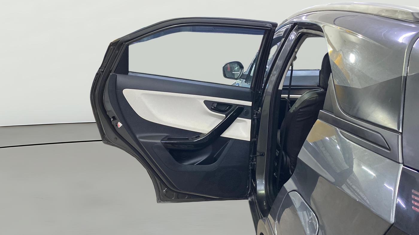 2025 Tata NEXON Pure Plus 1.2 iCNG 6MT, CNG, Manual, 12,630 km, LHS Rear Door