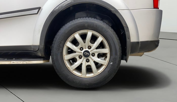 2015 Mahindra XUV500 W8, Diesel, Manual, 1,05,261 km, Left Rear Wheel