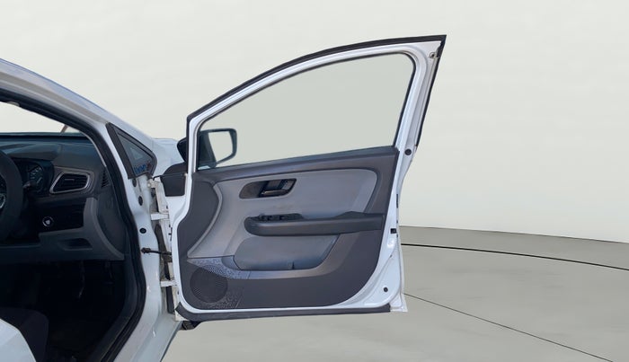 2021 Tata ALTROZ XT DIESEL, Diesel, Manual, 93,147 km, RHS Front Door