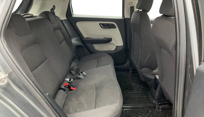 2023 Tata ALTROZ XM PLUS SUNROOF CNG, CNG, Manual, 33,529 km, Right Side Rear Door Cabin