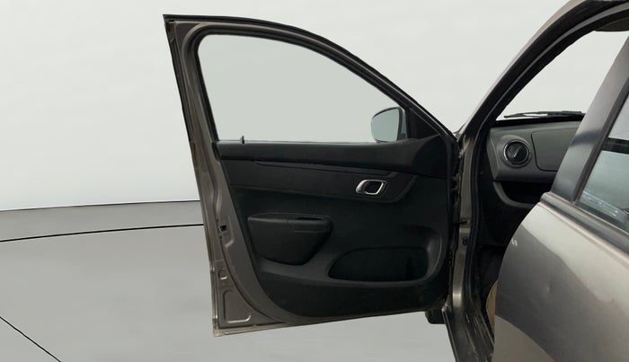 2018 Renault Kwid RXT 1.0 AMT (O), Petrol, Automatic, 19,064 km, LHS Front Door