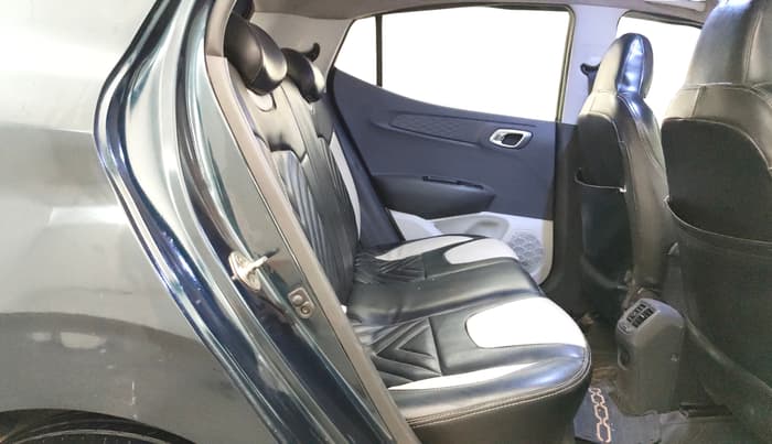 2022 Hyundai GRAND I10 NIOS ASTA 1.2 KAPPA VTVT CNG, CNG, Manual, 66,934 km, Right Side Rear Door Cabin