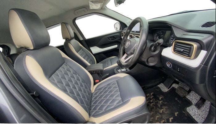 2022 Tata PUNCH ACCOMPLISHED AMT, Petrol, Automatic, 46,051 km, Right Side Front Door Cabin