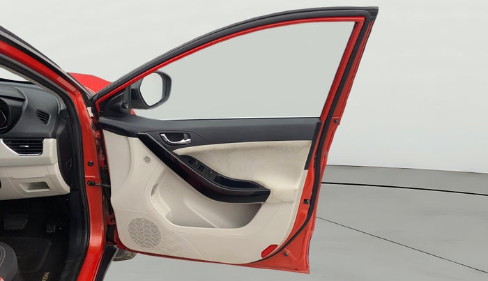 2023 Tata NEXON XZA PLUS SUNROOF PETROL, Petrol, Automatic, 31,113 km, RHS Front Door