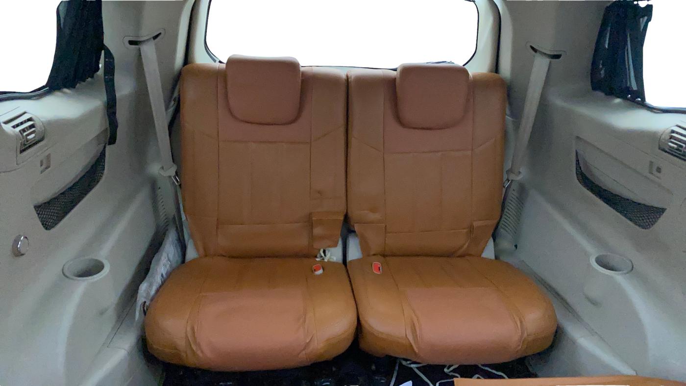 2018 Mahindra XUV500 W10 AT, Diesel, Automatic, 99,702 km, Third Seat Row ( optional )