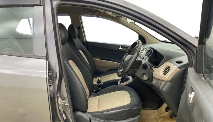 2016 Hyundai Grand i10 SPORTZ 1.1 CRDI, Diesel, Manual, 1,28,999 km, Right Side Front Door Cabin