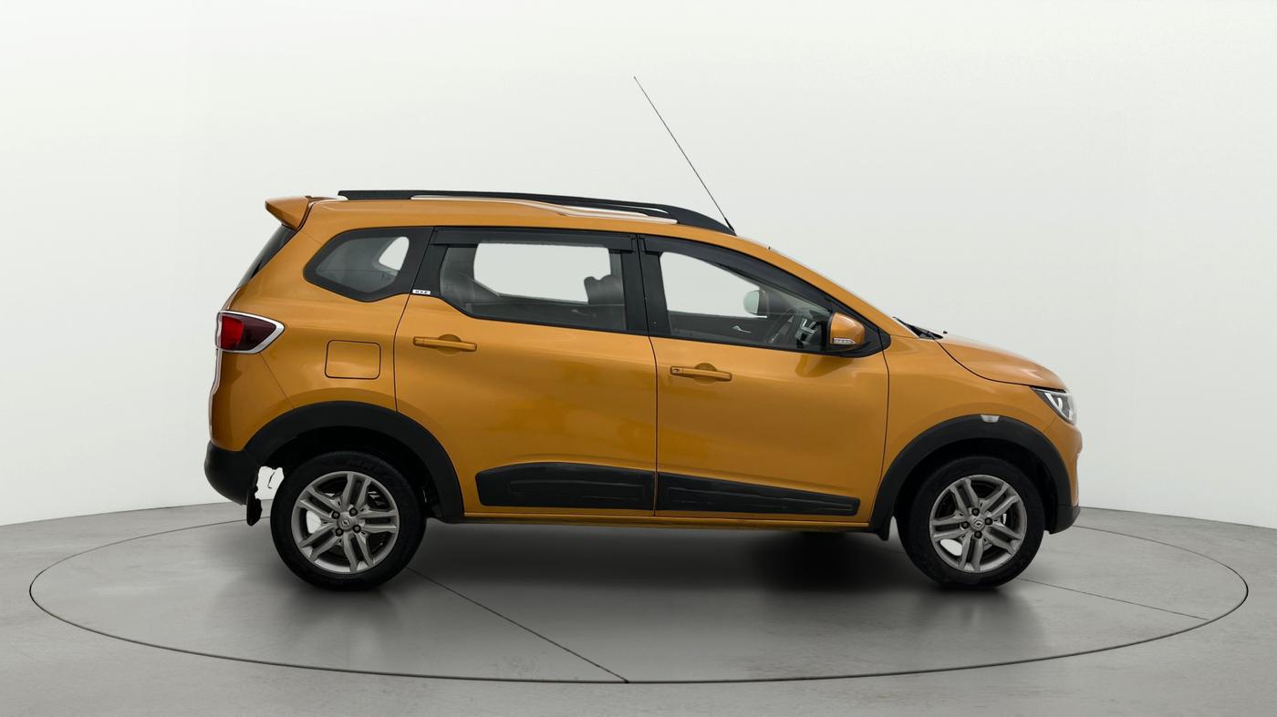 2021 Renault TRIBER RXZ, Petrol, Manual, 55,624 km, Right Side View