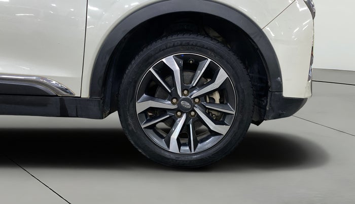 2022 Mahindra XUV300 W8 (O) 1.2 PETROL, Petrol, Manual, 61,570 km, Right Front Wheel